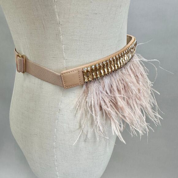 BCBGMAXAZRIA Ostrich-Feather Statement Belt One Size Bare Pink Adjustable NWT - Picture 4 of 16